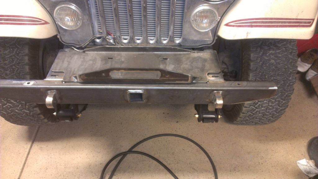 Front bumper build with integrated air tank